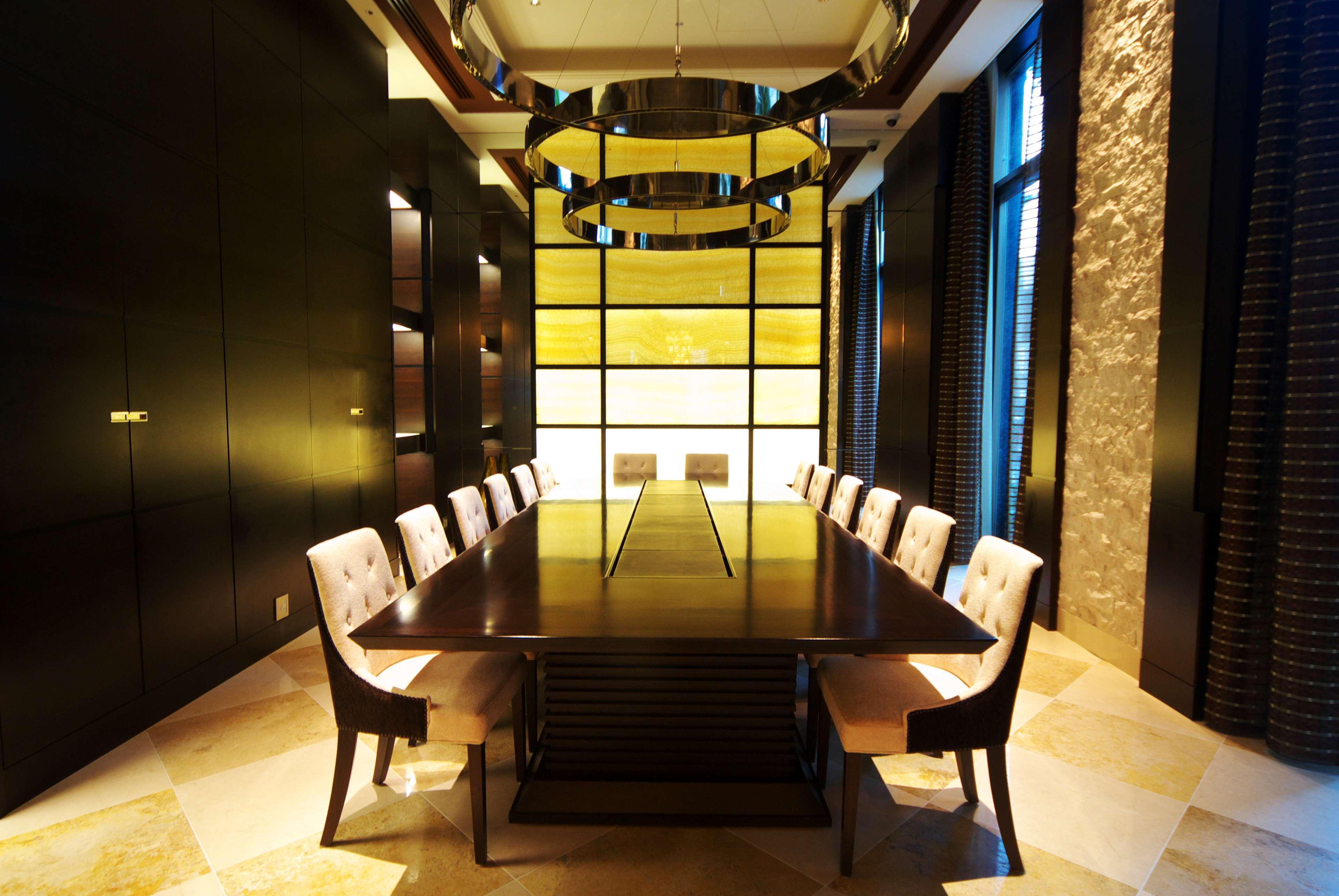 Doubletree By Hilton Naha Hotel Bagian luar foto
