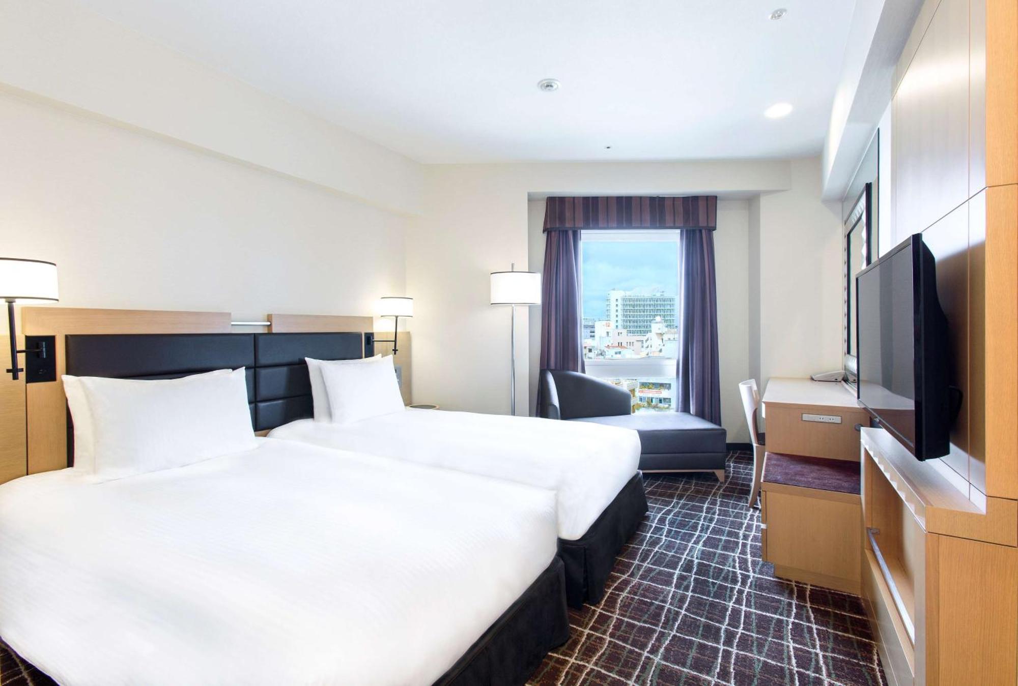 Doubletree By Hilton Naha Hotel Bagian luar foto