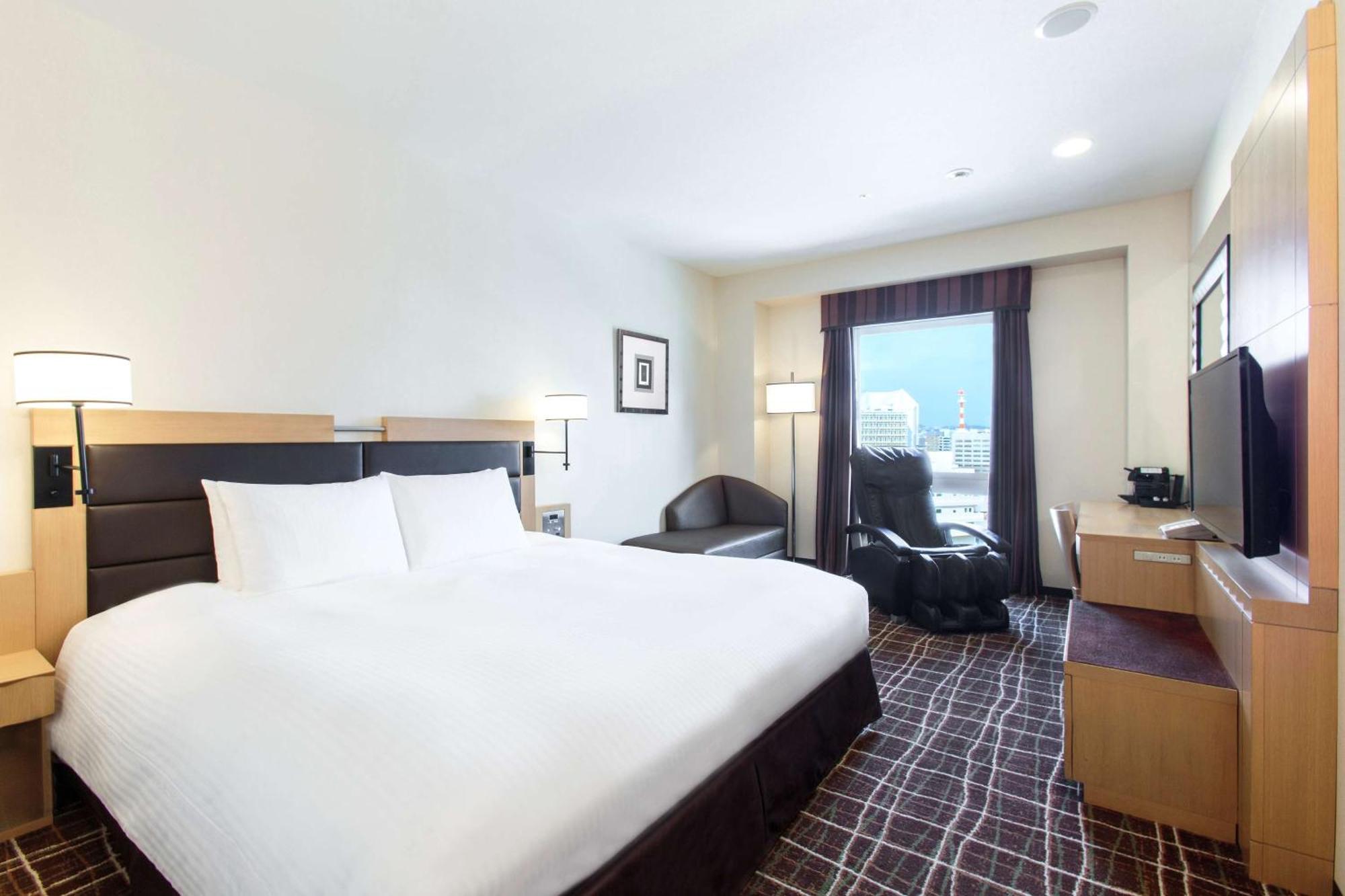 Doubletree By Hilton Naha Hotel Bagian luar foto