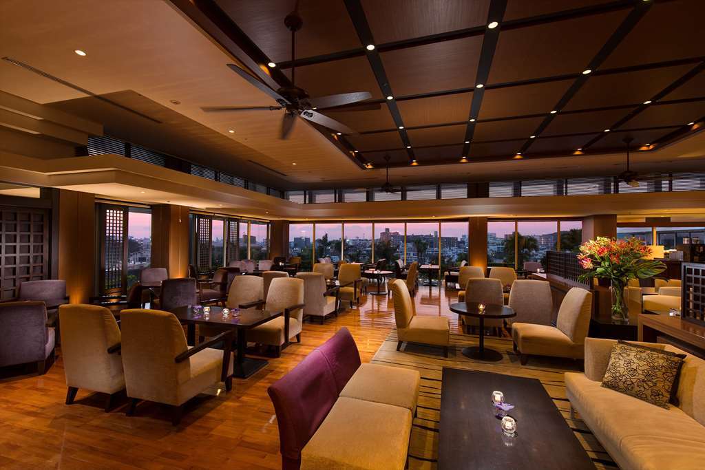 Doubletree By Hilton Naha Hotel Restoran foto